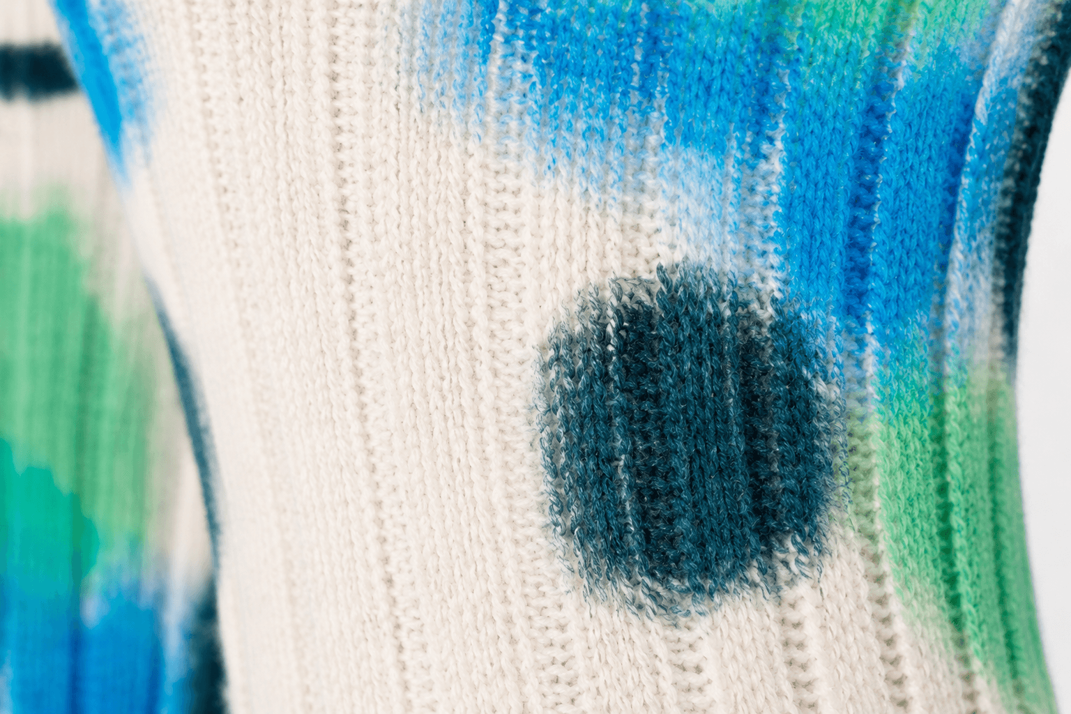 Color and yarn reference for tie dye fashion socks